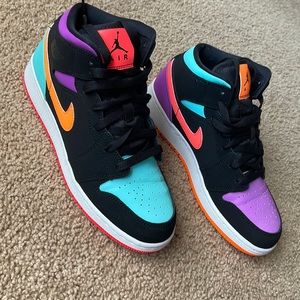 Air Jordan 1 Mid
